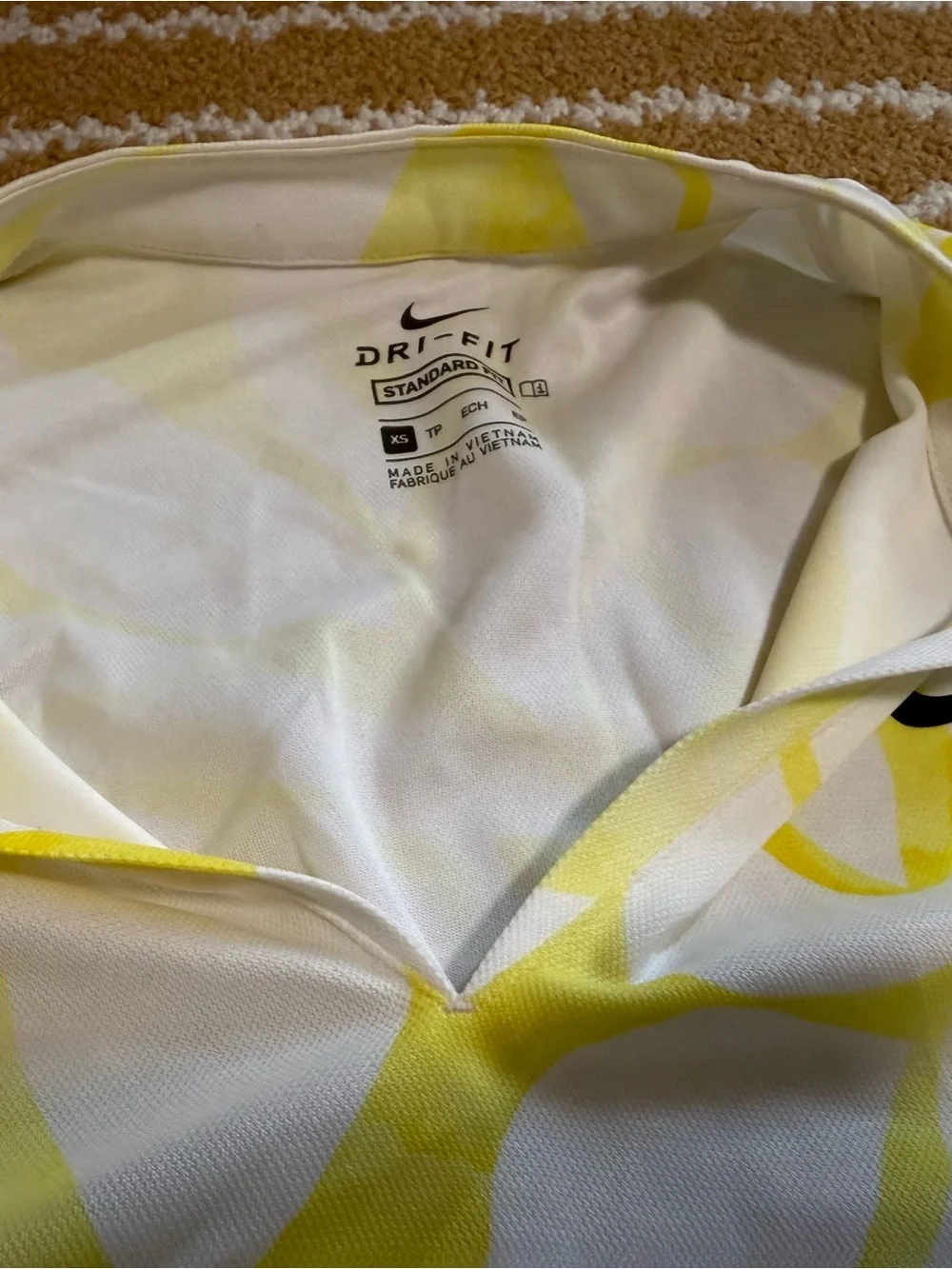 Nike White and Yellow Leaf-Print Dri-FIT Short Sleeve Top - golf